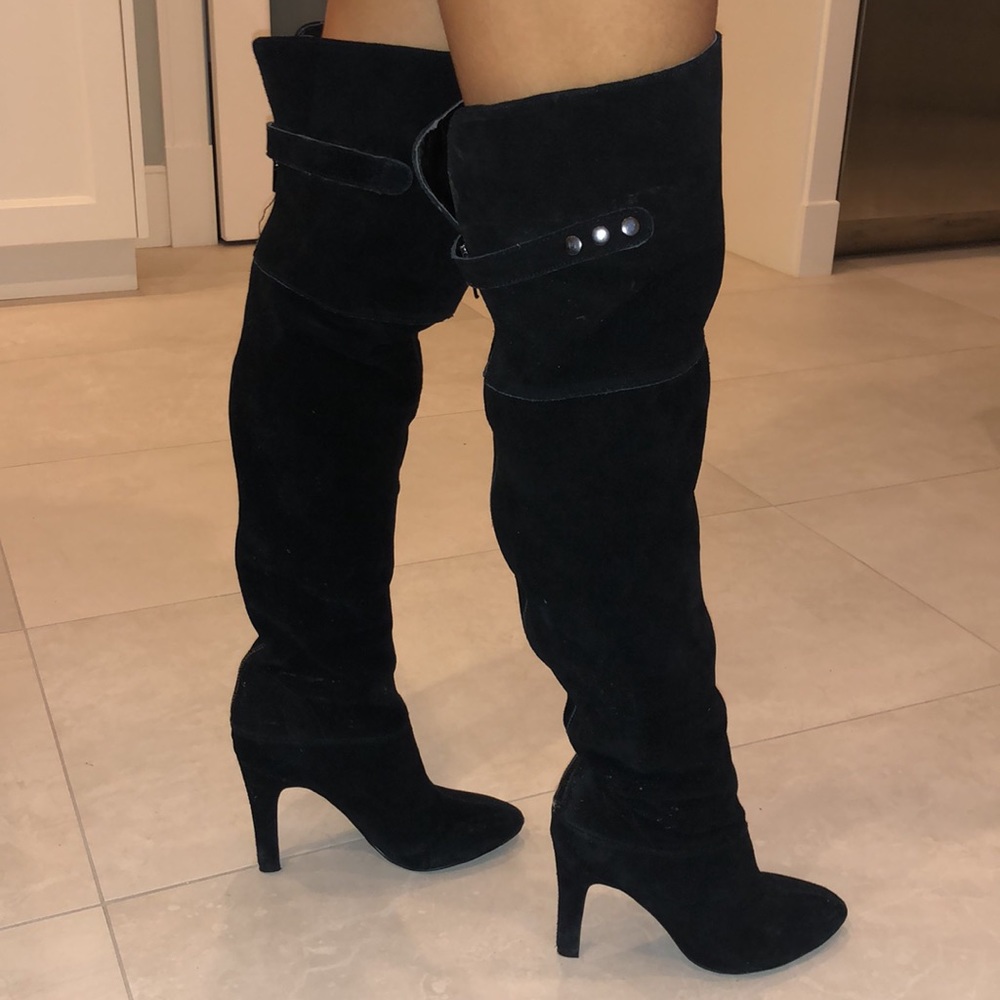 Over the Knee suede pointed toe heel. Size 6.5 - Picture 4 of 11